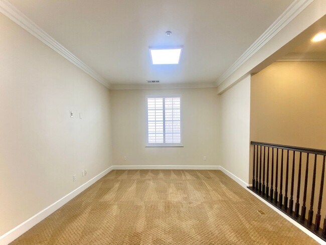 Building Photo - Dazzling 5-bedroom home in Fremont – Ardenwood Neighborhood!