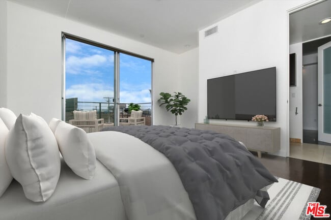 Building Photo - 11610 Ohio Ave