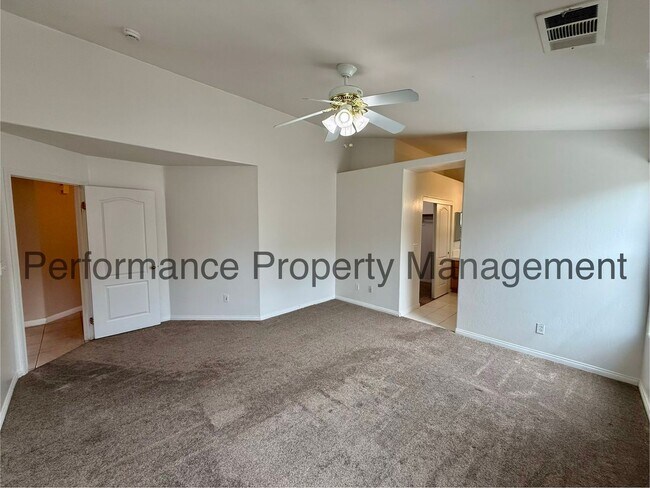 Building Photo - Cute 3 Bed/2 Bath SW Bakersfield Home w/ Solar, RBP & $0 Deposit Option