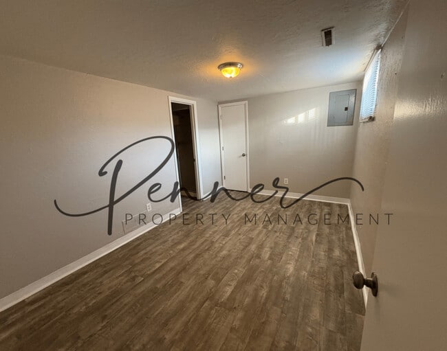 Building Photo - 1713 E T C Lea Rd