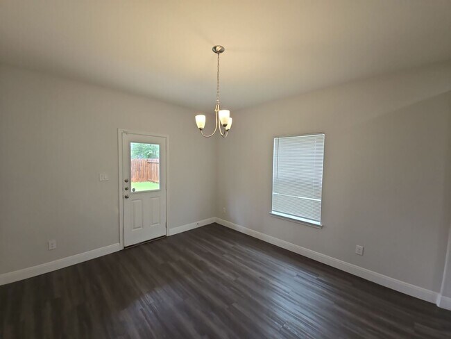 Building Photo - 8235 Locksley Rd