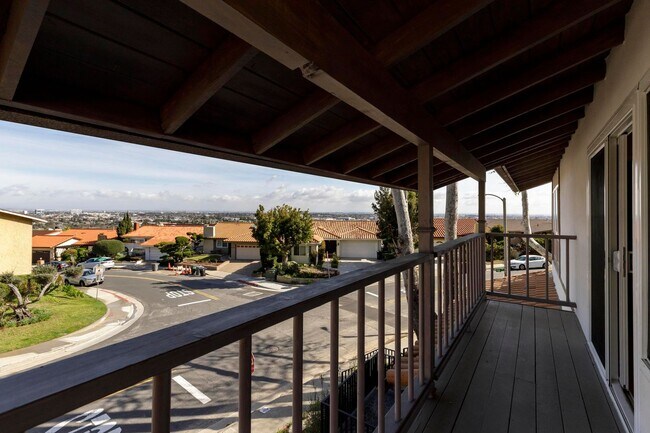 Building Photo - **3900 Paseo De Las Tortugas Torrance** Spacious 4 bedroom 3 bath with beautiful view!