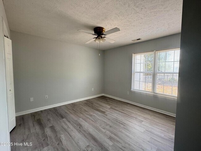 Building Photo - 117 NW 10th St