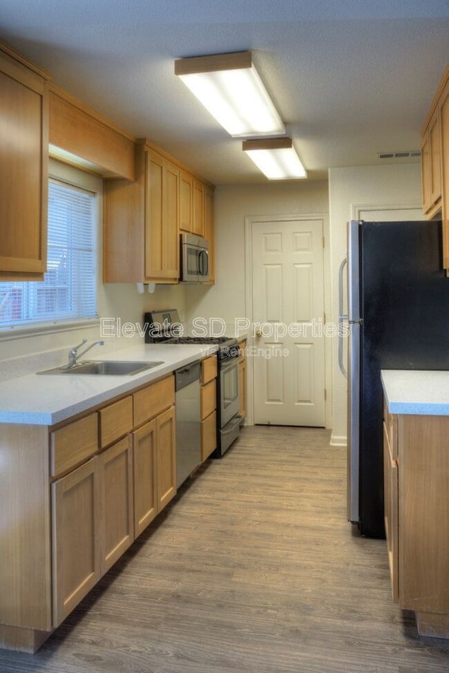 Building Photo - 2854 Grove Way