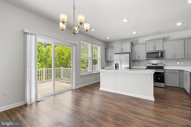 Building Photo - 7980 Patterson Wy