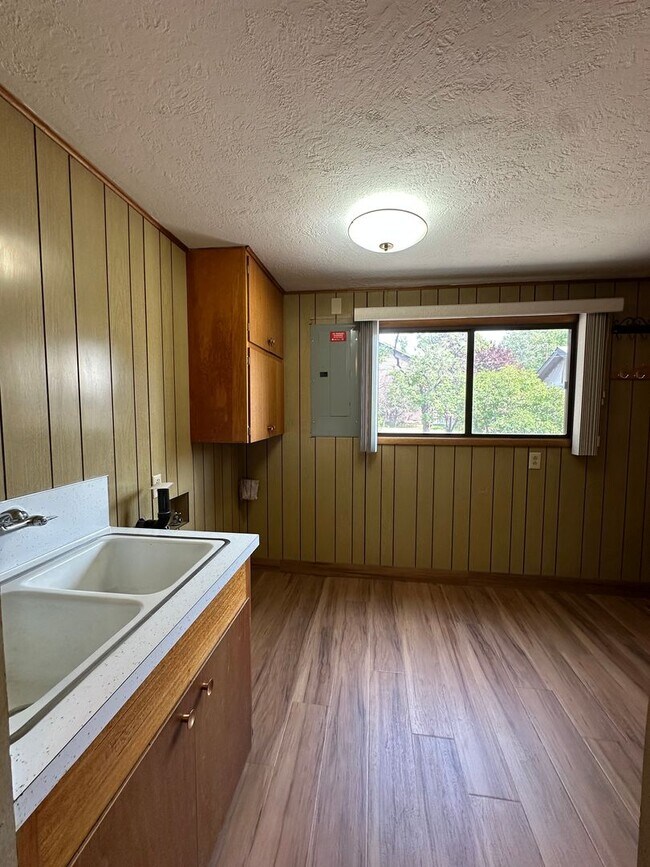 Building Photo - 61456 Brosterhous Road