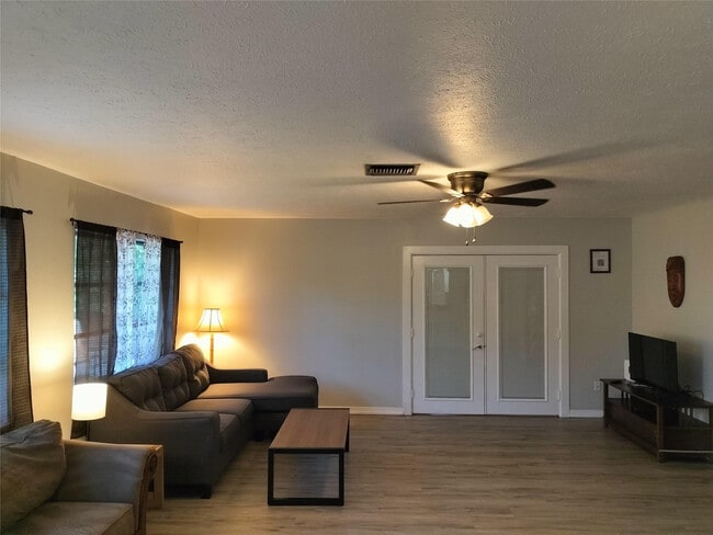 Building Photo - 77 Cardinal Dr