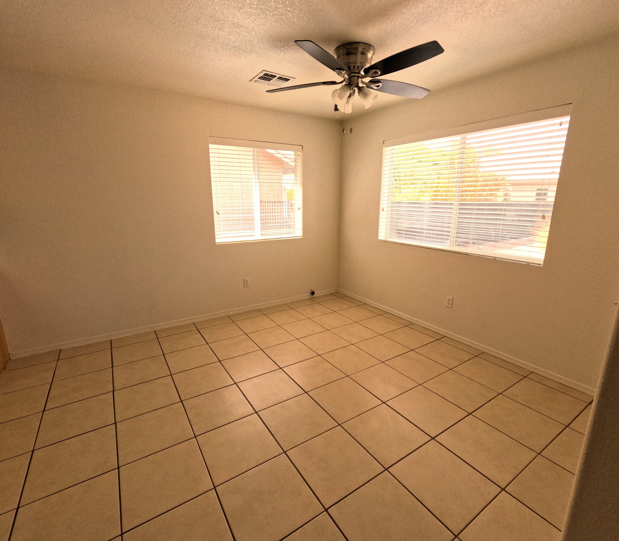 Building Photo - 1675 E Segovia Way