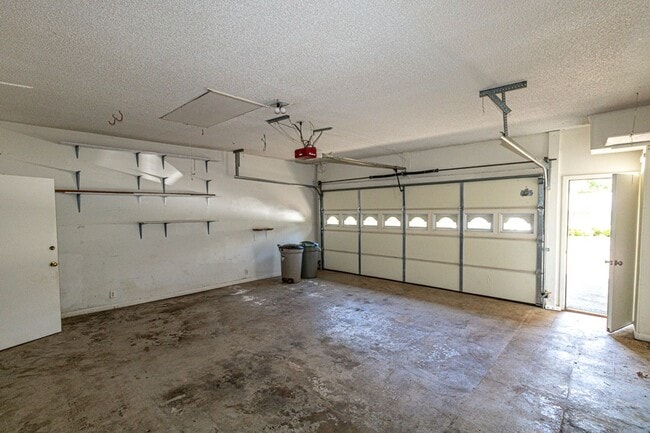 Building Photo - 6 Sonora Way