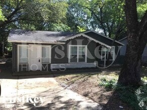 Building Photo - 1407 Gibbins Rd