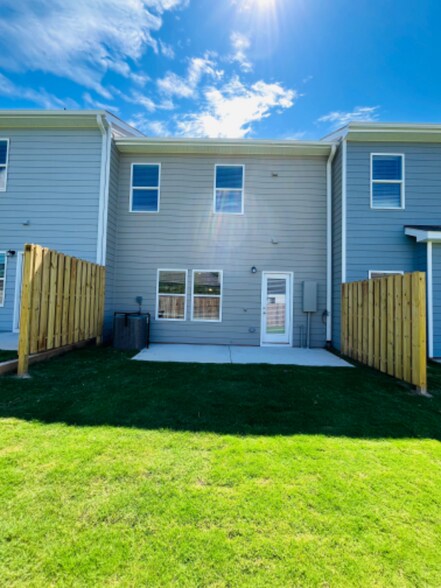 Building Photo - 11707 Chatham Dr