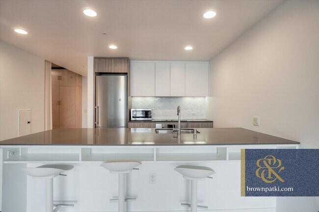 Building Photo - 45 Bartlett St