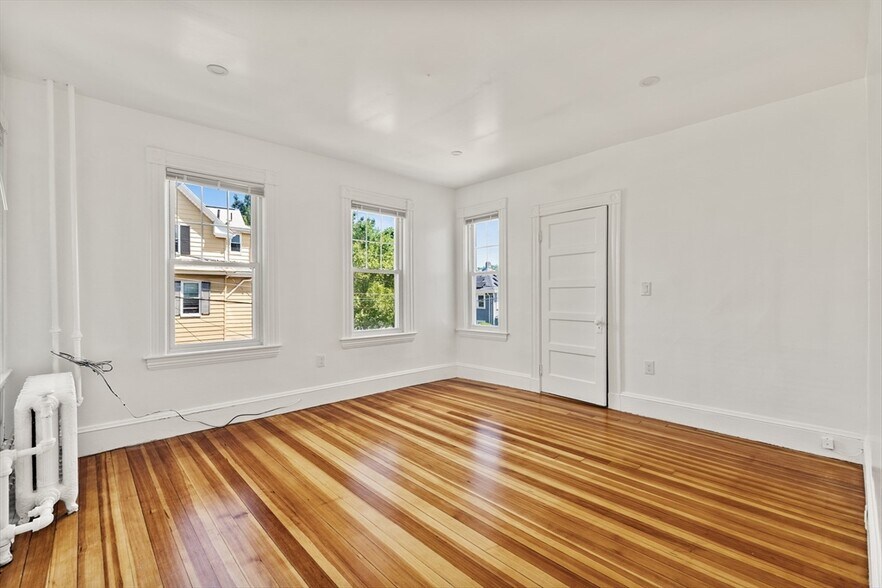 Building Photo - 279 E Squantum St