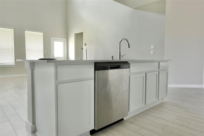 Building Photo - 3207 Tilley Dr