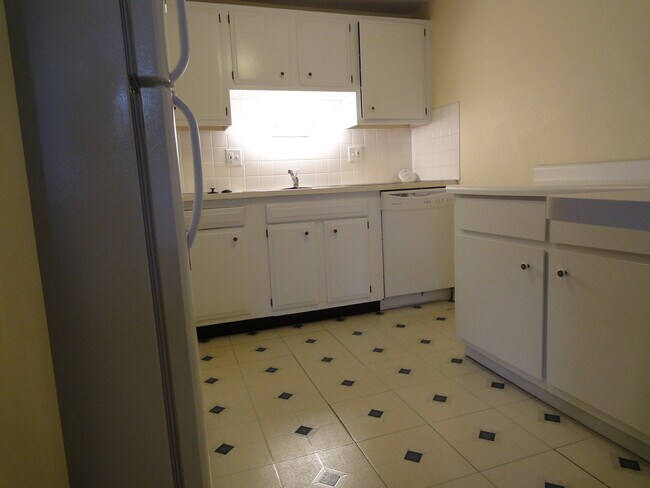 Building Photo - 1102 Mercury Dr