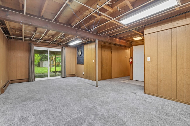 Building Photo - 21 Pheasant Run Dr