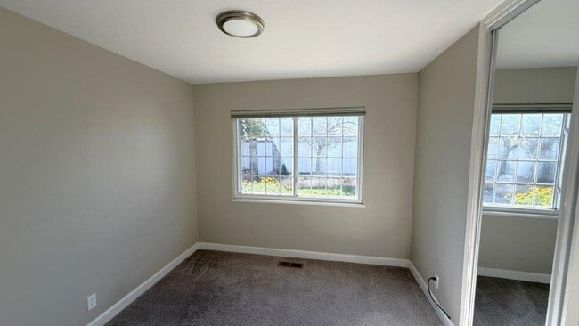 Building Photo - Concord, Nicely remolded 3 bedroom, 3 bathroom home w/ 2 car garage and Tesla solar system