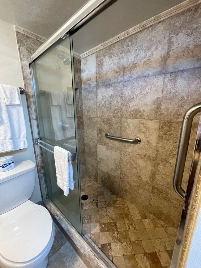 Building Photo - Royal Kahana Studio Apartment