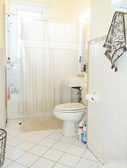 Building Photo - 32 Orkney Rd