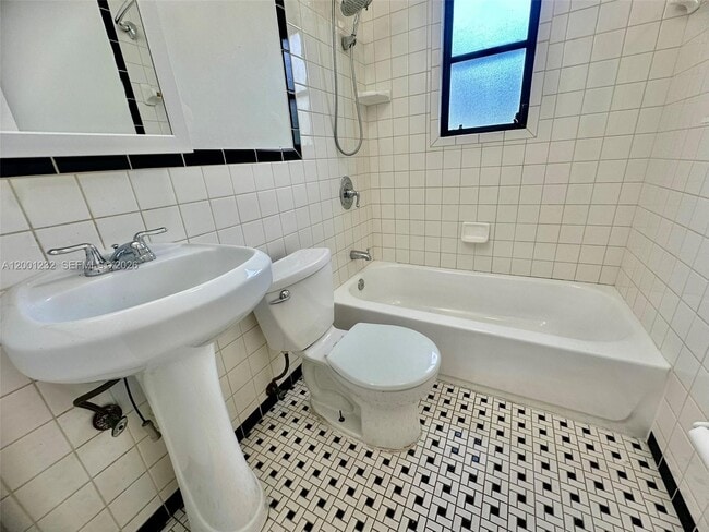 Building Photo - 3712 Anderson Rd