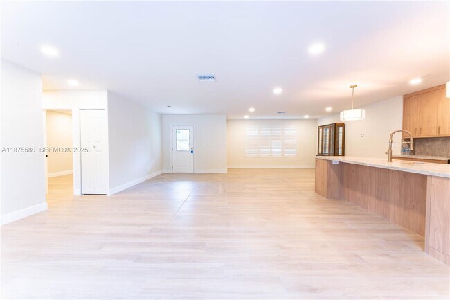 Building Photo - 7361 SW 115th St