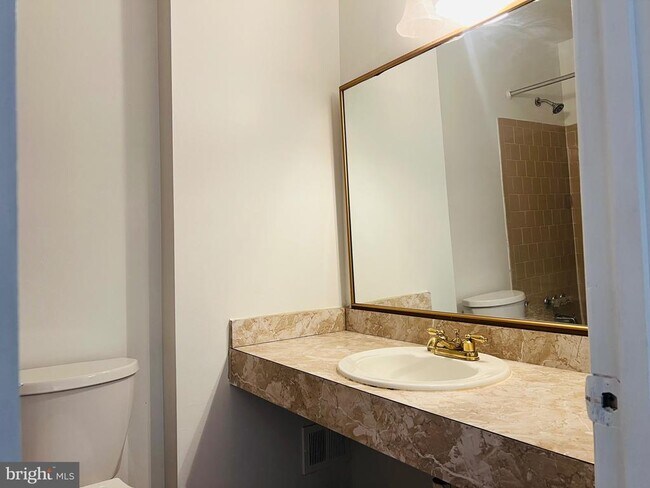 Building Photo - 8613 Seasons Way