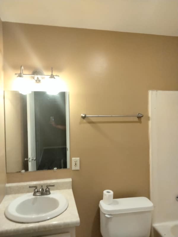 Building Photo - 109 Castle Ct