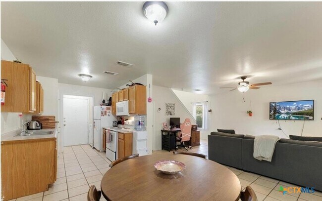 Building Photo - 1020 Sagewood Trail