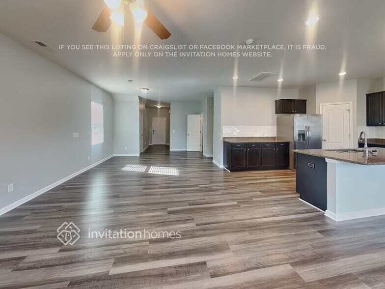 Building Photo - 9011 Paddle Oak Rd