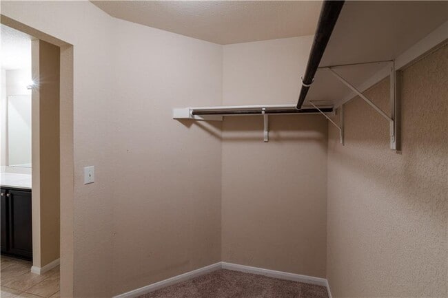 Building Photo - 137 Moulins Ln