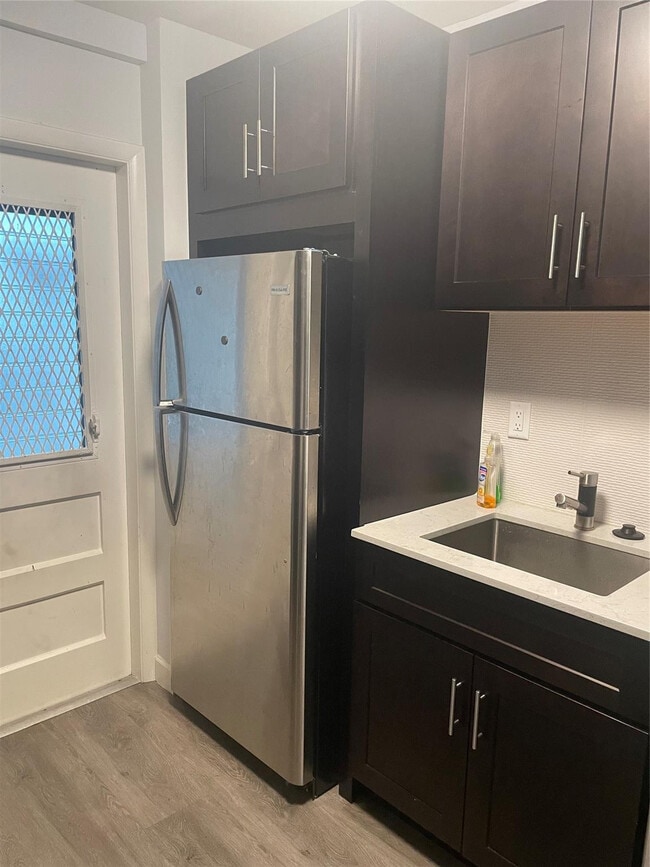 Building Photo - 698 NE Spanish River Blvd