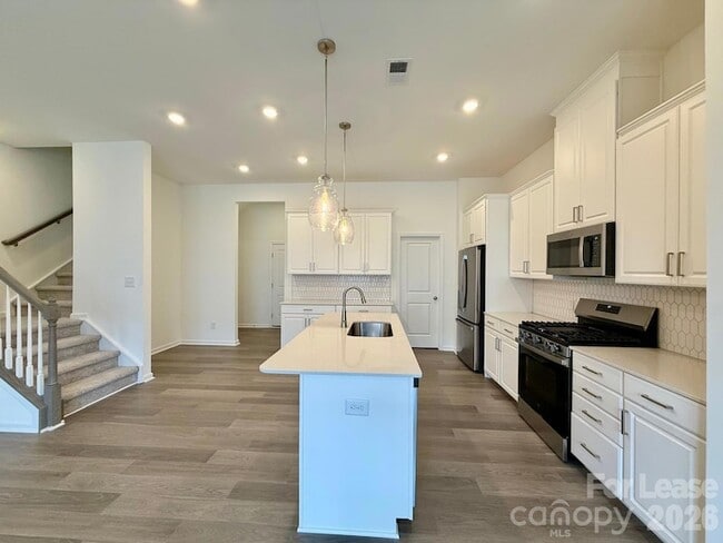 Building Photo - 206 Silver Fleet Dr