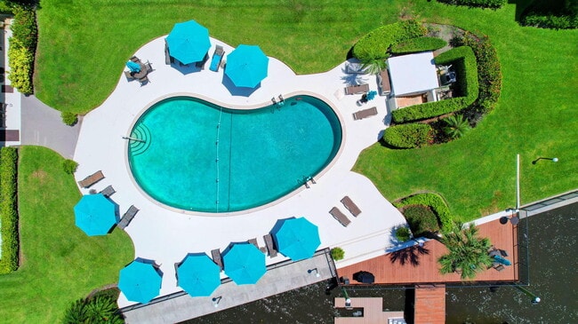 Building Photo - 2840 S Ocean Blvd