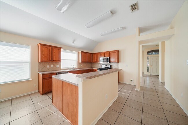 Building Photo - 20410 Pomegranate Ln