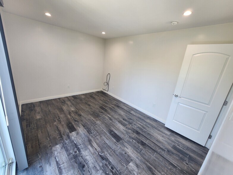 Building Photo - 6827 Murietta Ave