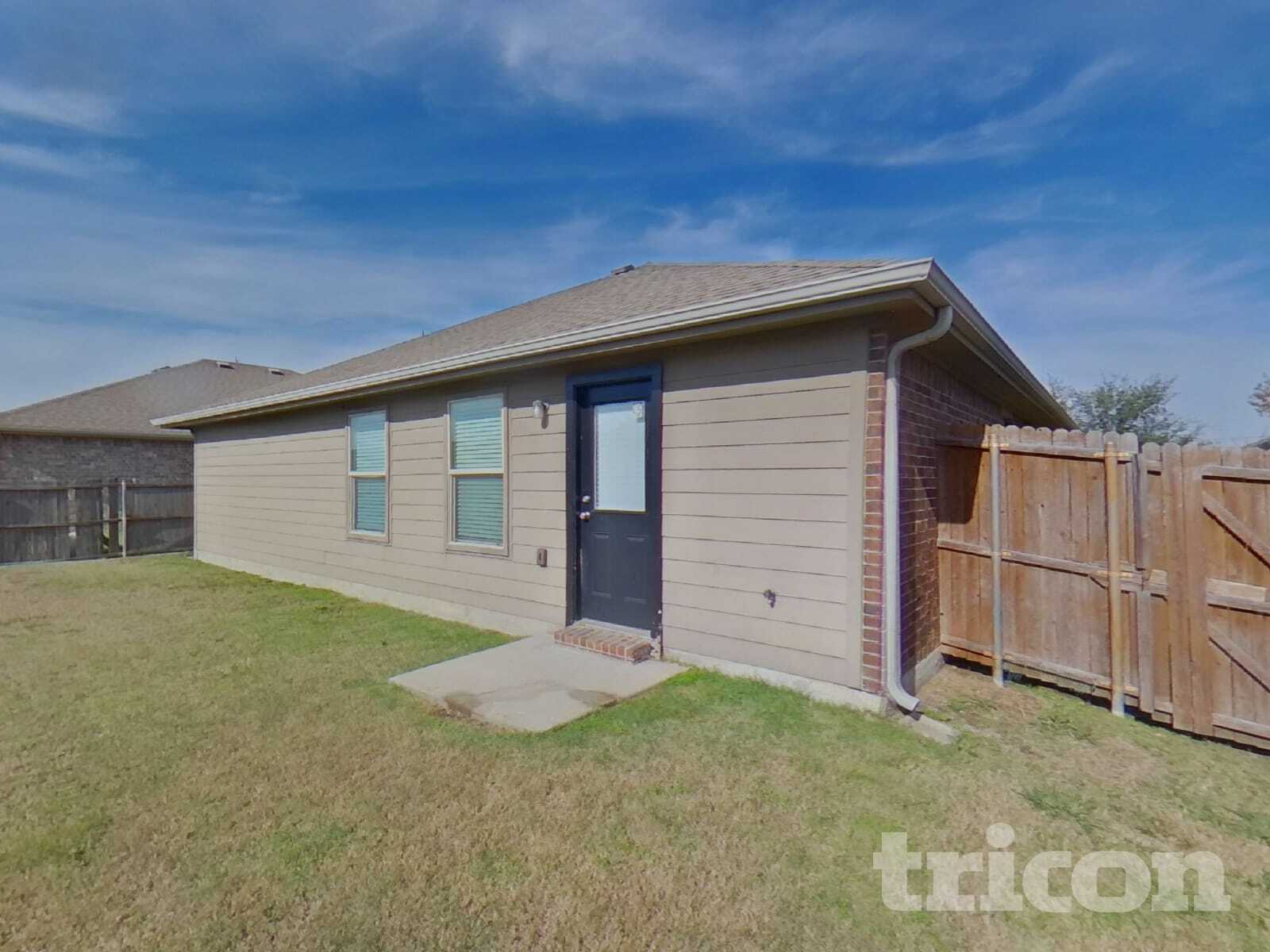 Building Photo - 336 Carlyle St