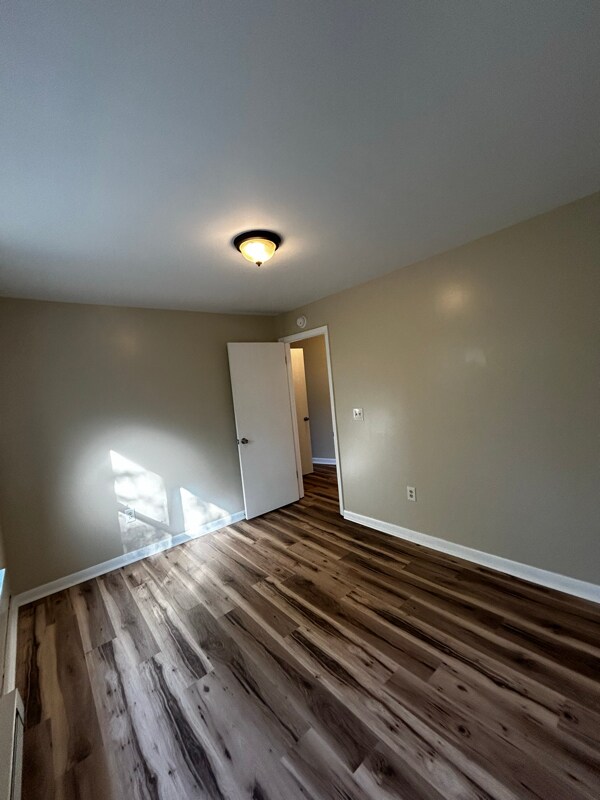 Building Photo - 361 Warren Ave