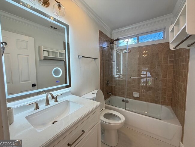 Building Photo - 133 Hilltop Dr SW