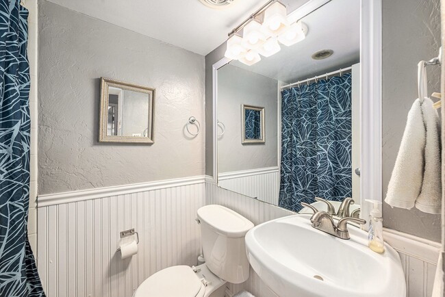 Building Photo - Spacious 1 bedroom home in the heart of Hale!