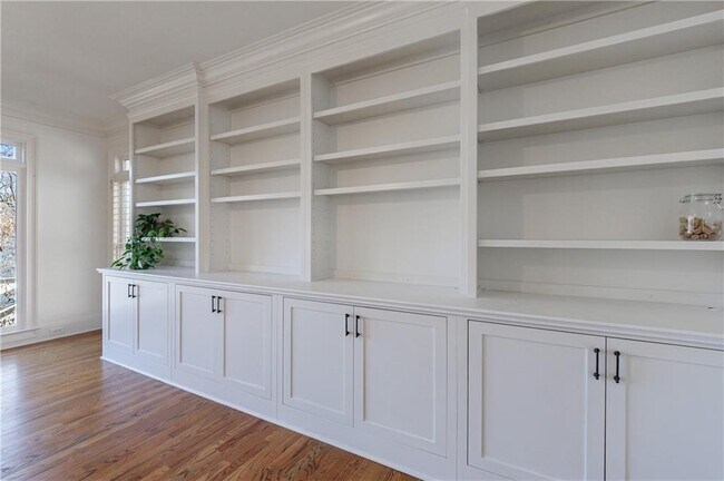 Building Photo - 1012 Madeline Ln