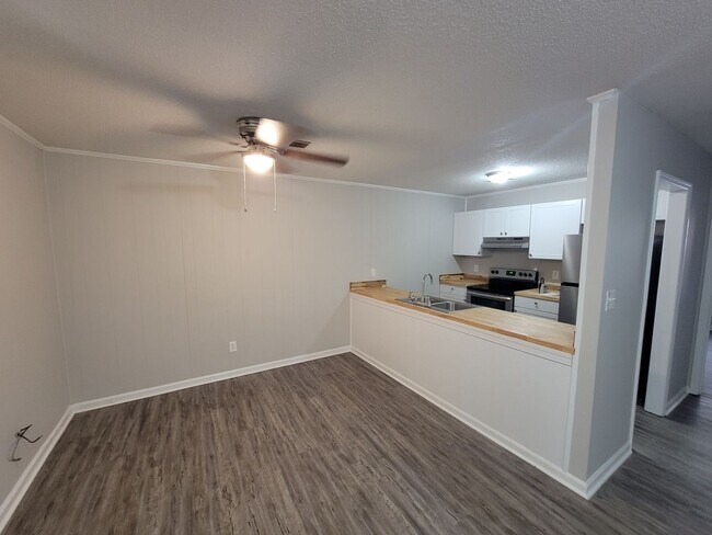 Building Photo - ~1530 Whitney Street