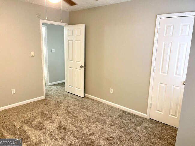Building Photo - 616 Woodknoll Ct