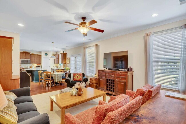 Building Photo - Gigantic Gorgeous Home in Pooler!