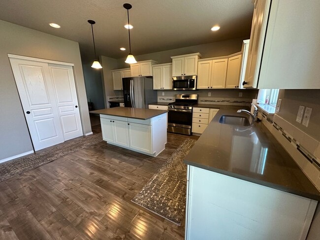 Building Photo - Newer Home In North East Albany! Nealy 250...