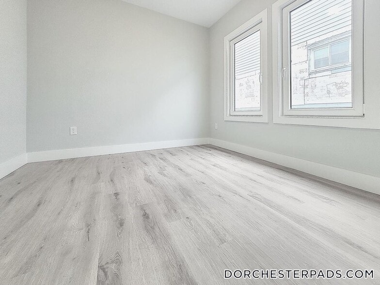 Building Photo - 86 Fayston St