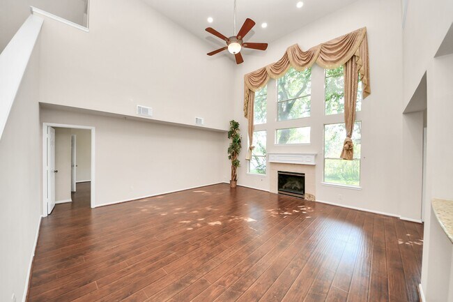 Building Photo - 11451 Ashford Willow