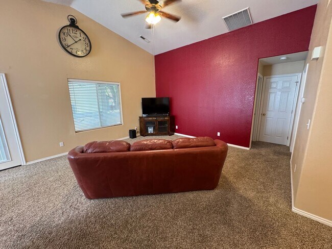 Building Photo - 1141 W 360 N