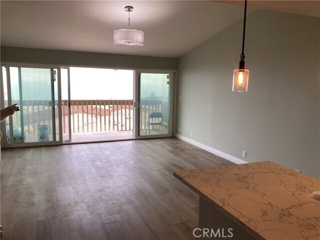 Building Photo - 6542 Ocean Crest Dr