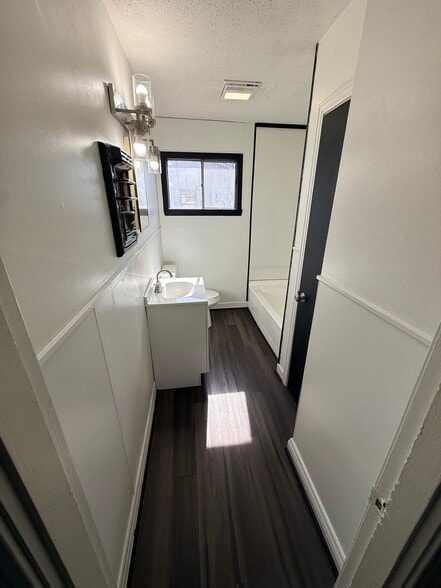 Building Photo - 232 Oregon St