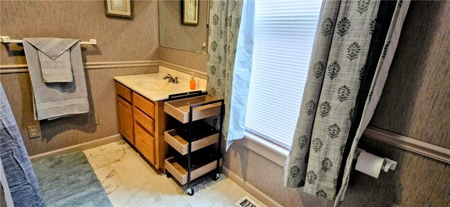 Building Photo - 315 Laurens St